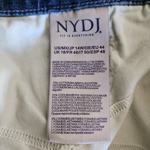 NYDJ MARILYN STRAIGHT LIFT X TUCK TECHNOLOGY DISTRESSED ROLLED HEM JEANS - Picture 8 of 8